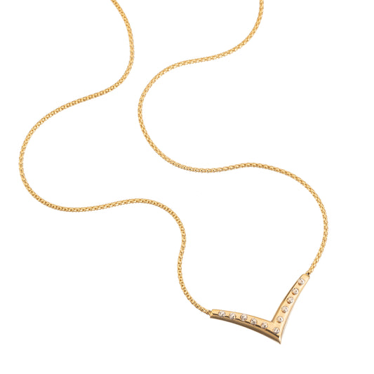 ITALIAN 18K YELLOW GOLD PENDANT NECKLACE WITH WHITE DIAMOND BEADS